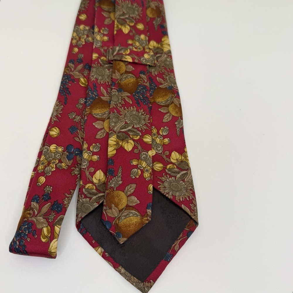 Vintage BURBERRY men's tie crafted from 100% silk designer made in Englund - Picture 6 of 9
